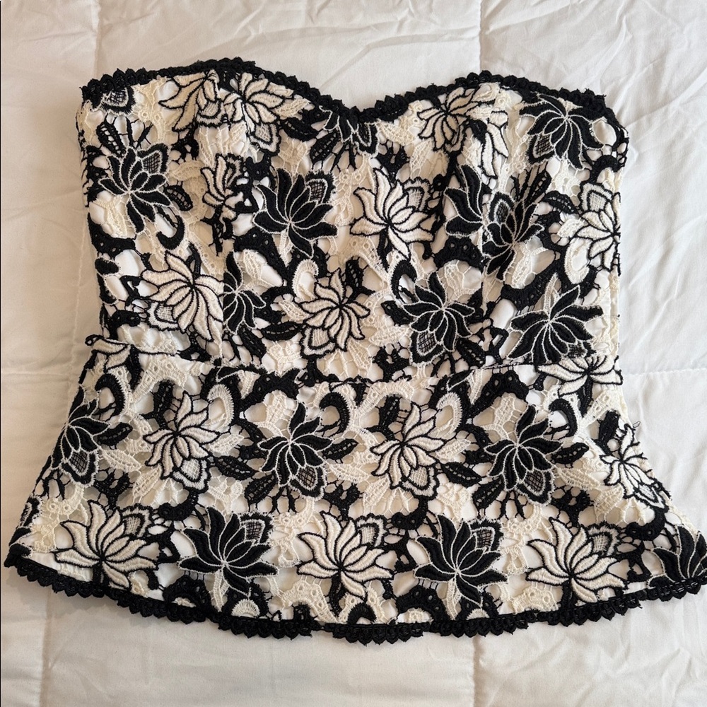 Elegant Strapless Floral Lace Blouse